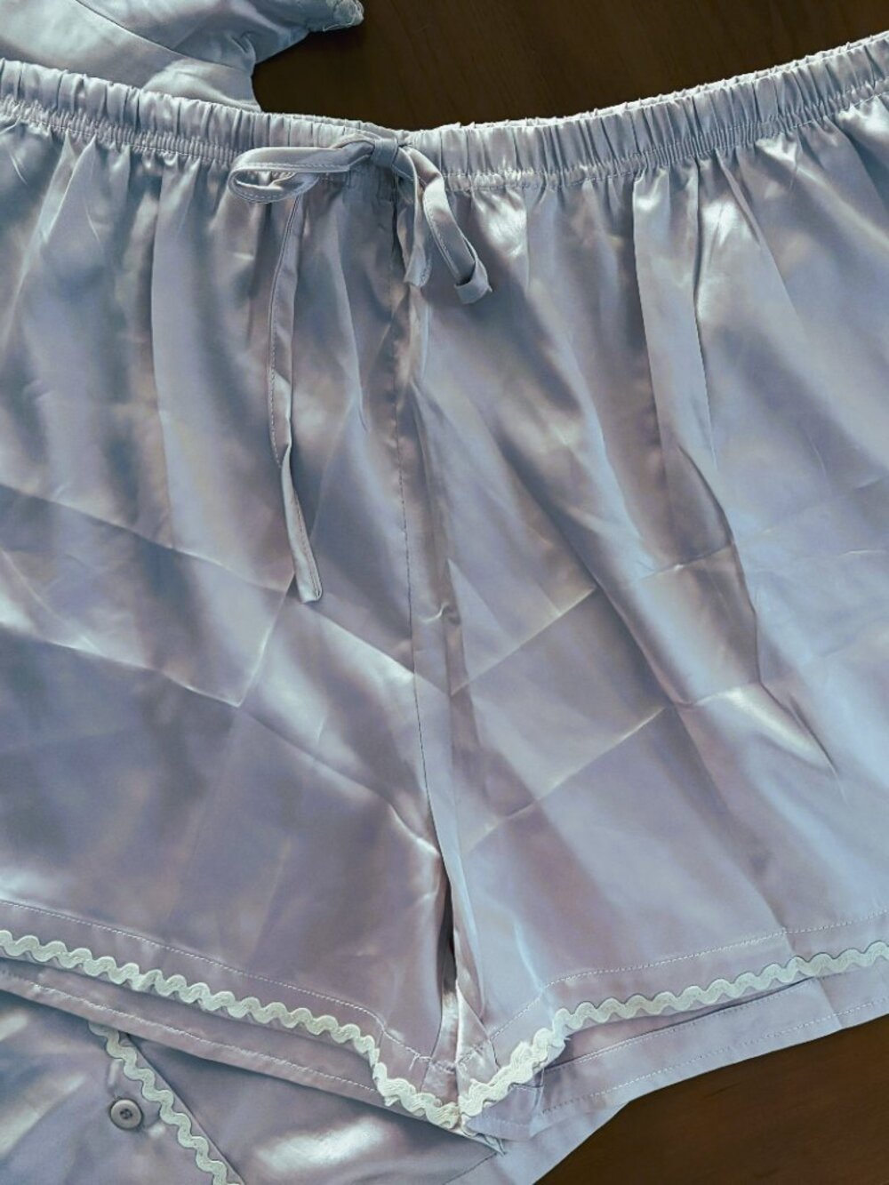 Ekouaer Women's Satin Pajama Set Sz 2XL Button Down PJ Shorts NWT - Picture 3 of 4